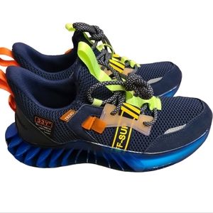 NWOT Turbo 2 size 7 Navy athletic shoe